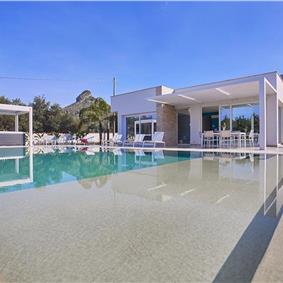 3 bedroom villa with infinity pool, jacuzzi & sauna, Castellammare del Golfo, sleeps 6